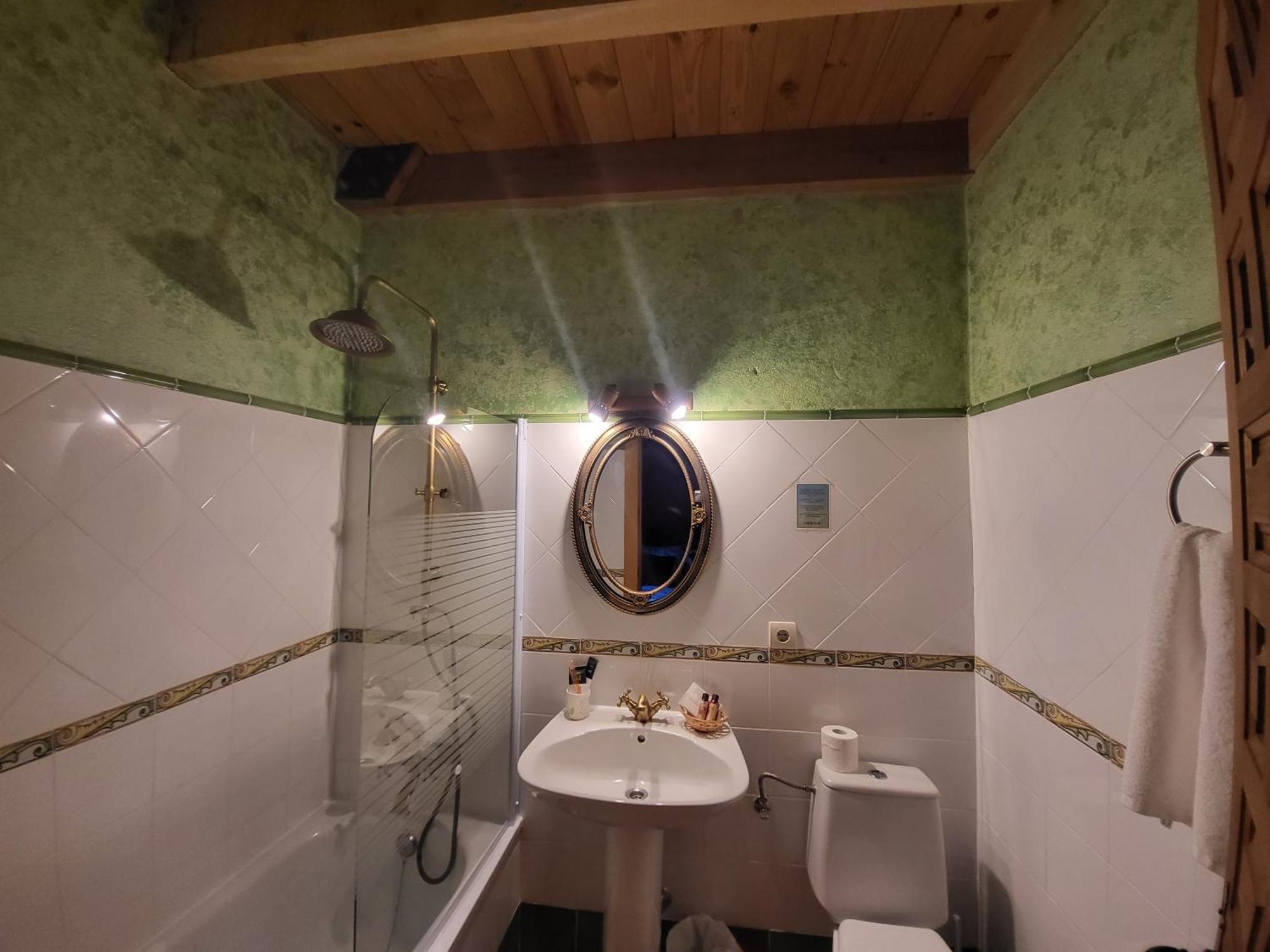 Hotel Rural La Carcel Murias de Paredes Værelse billede